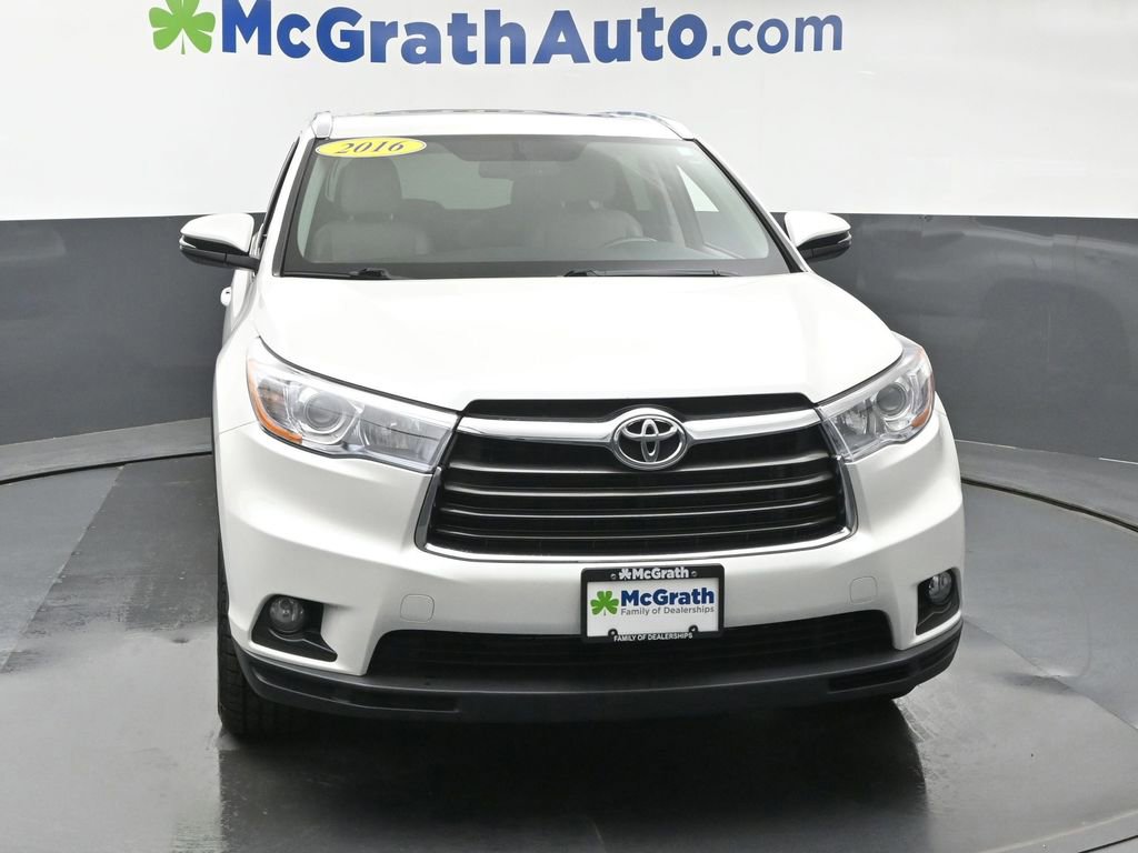 Used 2016 Toyota Highlander XLE AWD/4WD image 4