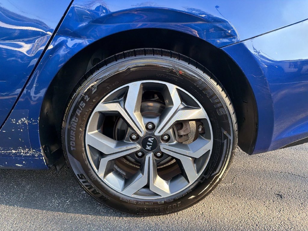 Used 2021 Kia Forte LXS FWD image 16