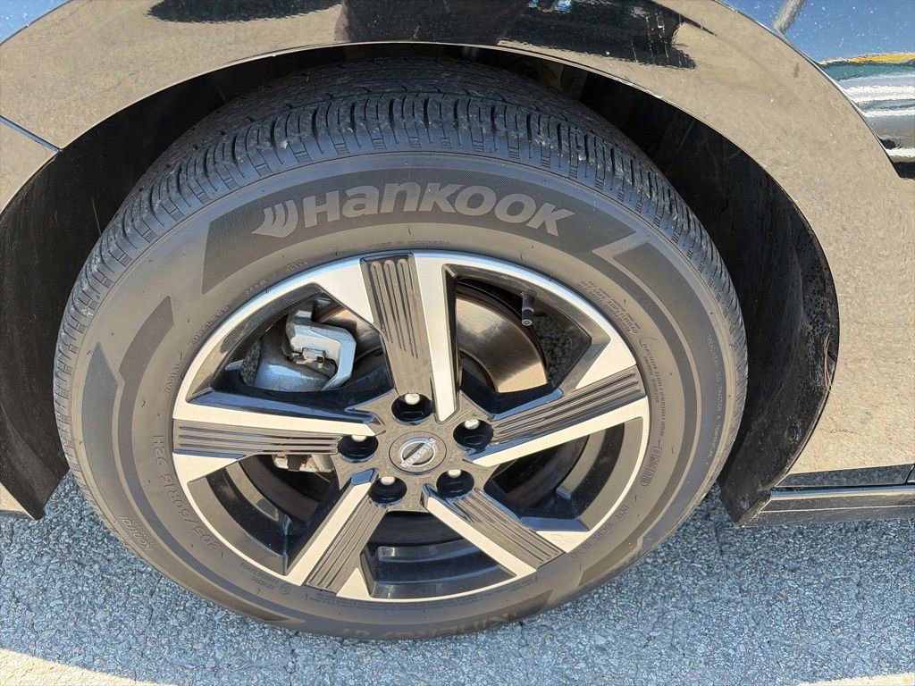Used 2025 Nissan Sentra SV FWD image 14