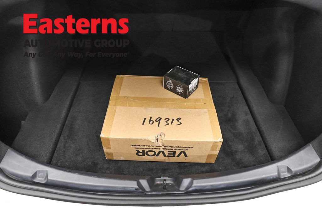 Used 2023 Tesla Model 3 Standard Range image 9