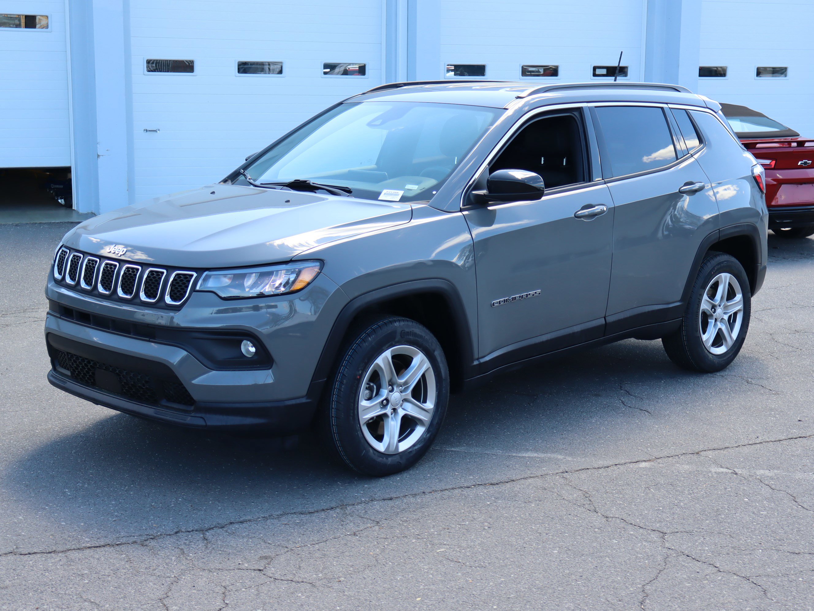 Used 2024 Jeep Compass Latitude image 5