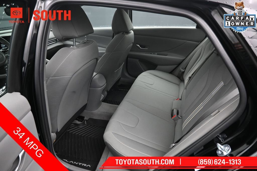 Used 2025 Hyundai Elantra SEL FWD image 10