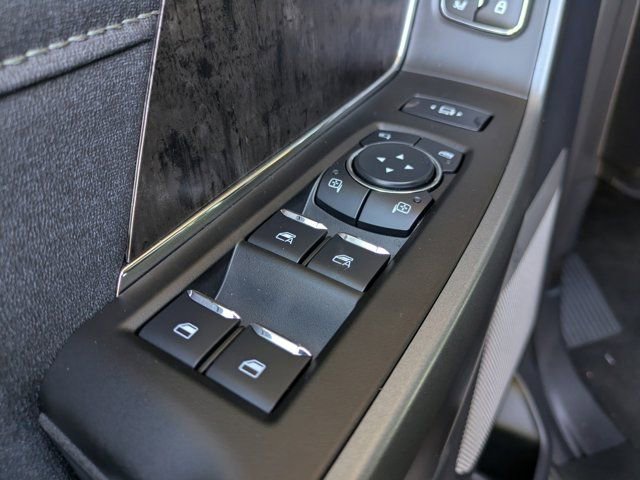 New 2026 Ford F250 Lariat w/ Black Appearance Package image 21
