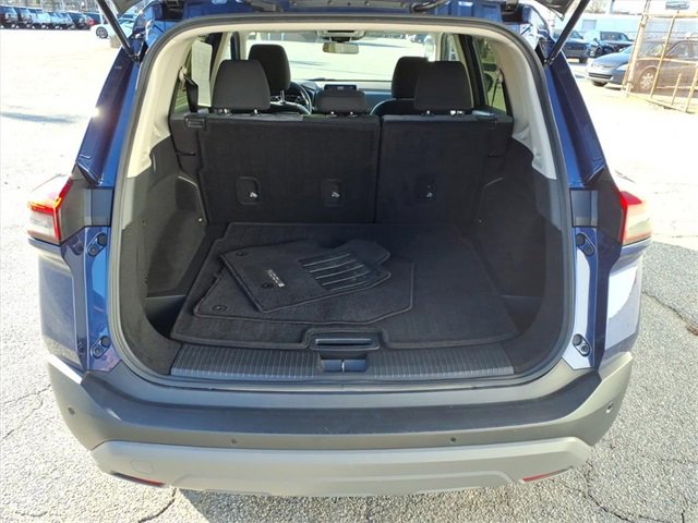 Used 2023 Nissan Rogue SV image 10