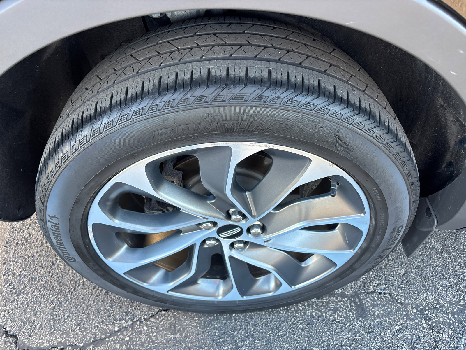 Certified 2022 Lincoln Nautilus Reserve w/ Cargo Utility Package image 10