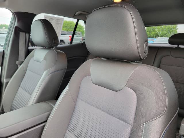 Used 2025 Chevrolet Trax LT FWD image 11