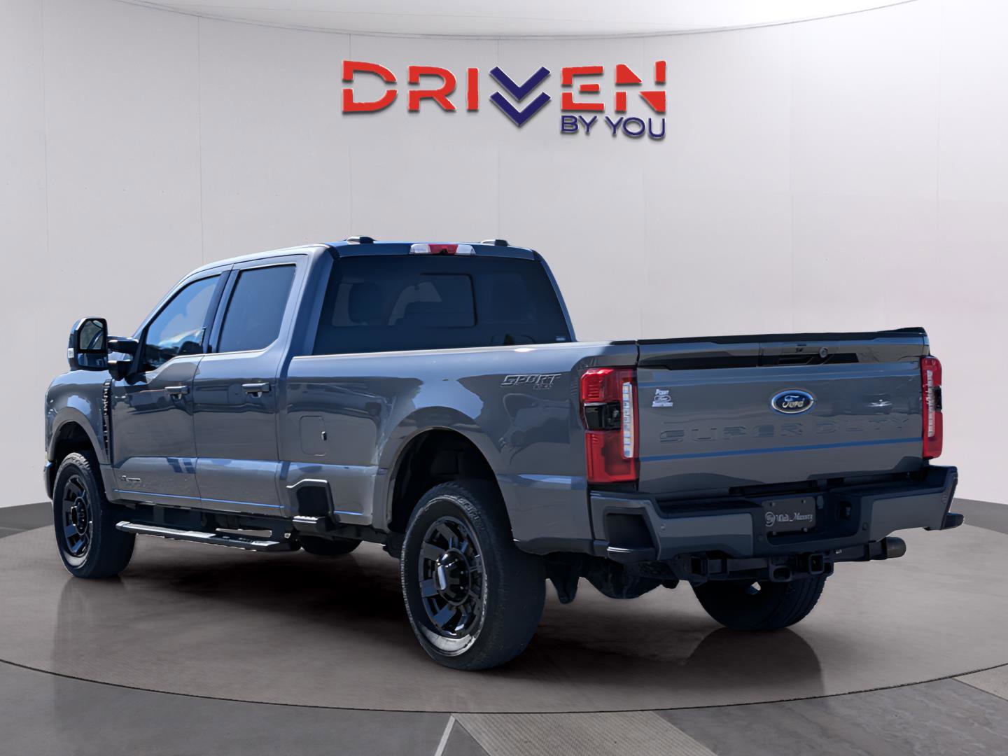 Used 2024 Ford F350 Lariat w/ Lariat Ultimate Package image 3