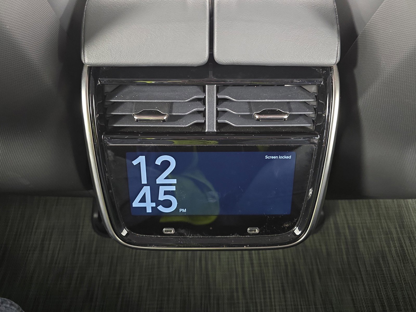 Used 2023 Rivian R1S Adventure image 30