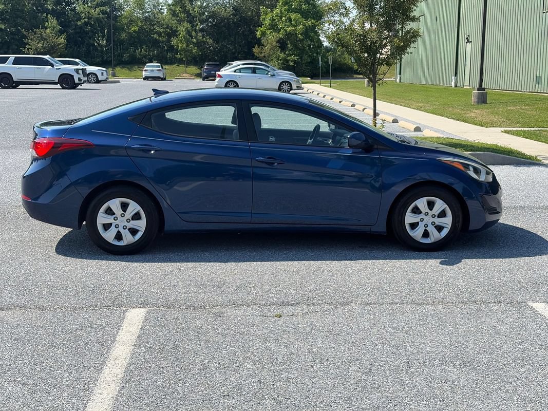 Used 2016 Hyundai Elantra SE FWD image 9