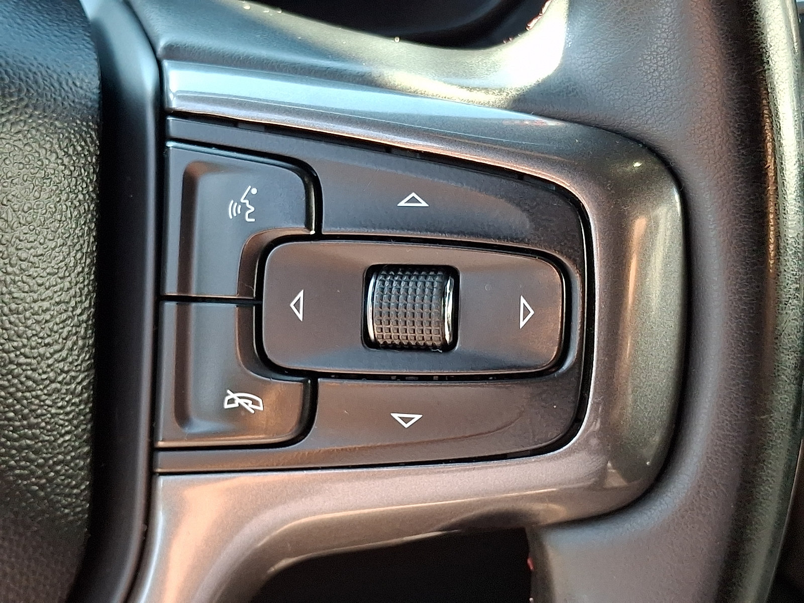 Certified 2023 Chevrolet Suburban RST AWD/4WD image 23