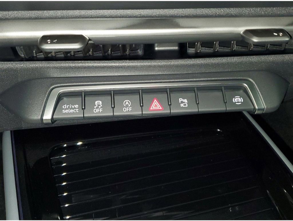 New 2026 Audi Q3 quattro 2.0T AWD/4WD image 28