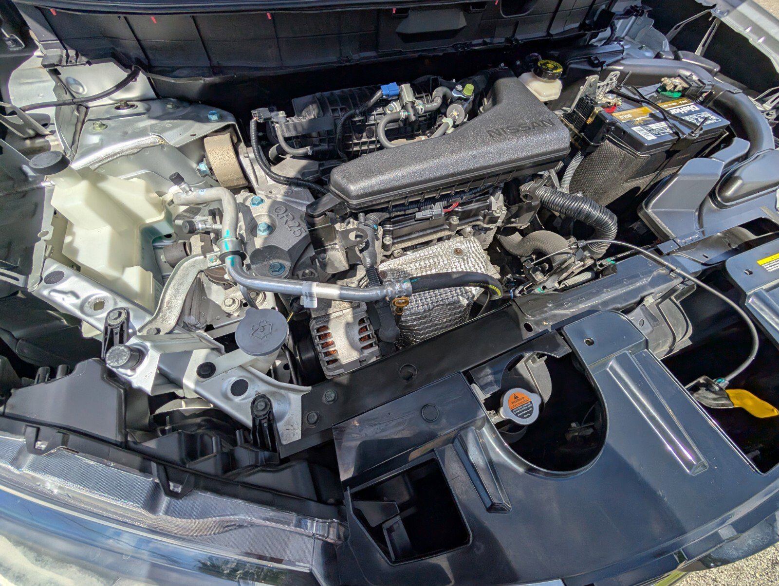 Used 2018 Nissan Rogue SV image 23