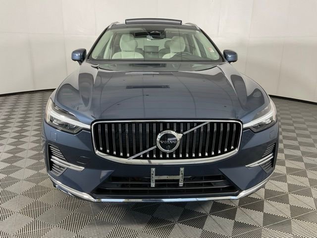 Certified 2023 Volvo XC60 B5 Plus AWD/4WD image 2