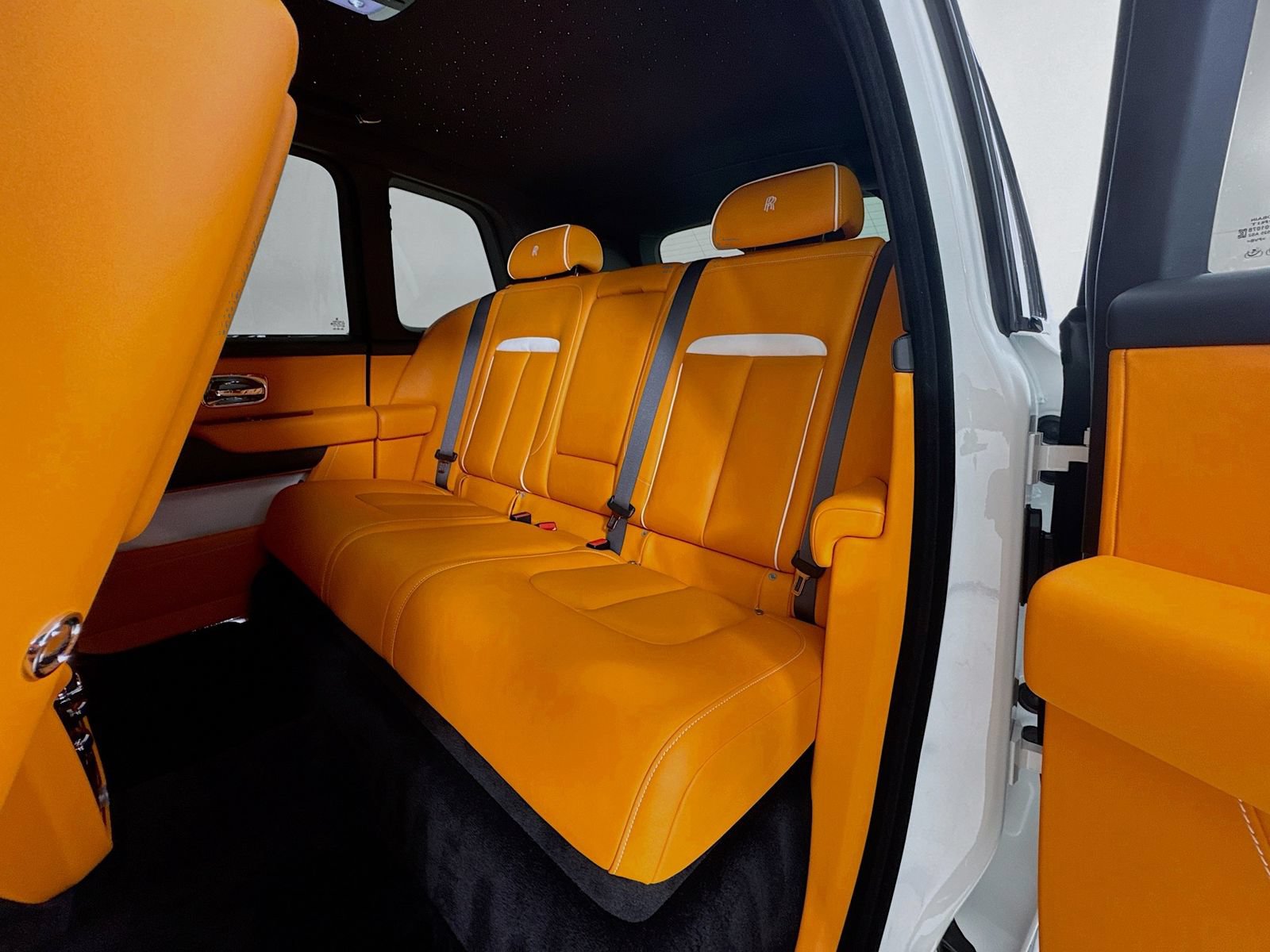 Certified 2025 Rolls-Royce Cullinan AWD/4WD image 24