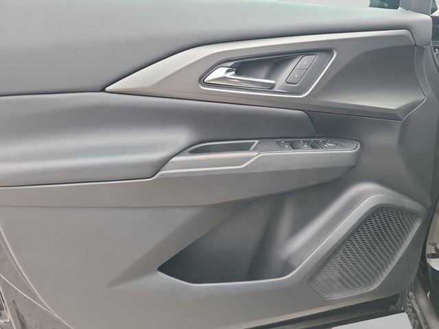 New 2026 Chevrolet Equinox EV LT w/ LPO, Blackout Package image 18