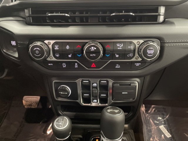 New 2025 Jeep Wrangler Sahara w/ Technology Group image 22