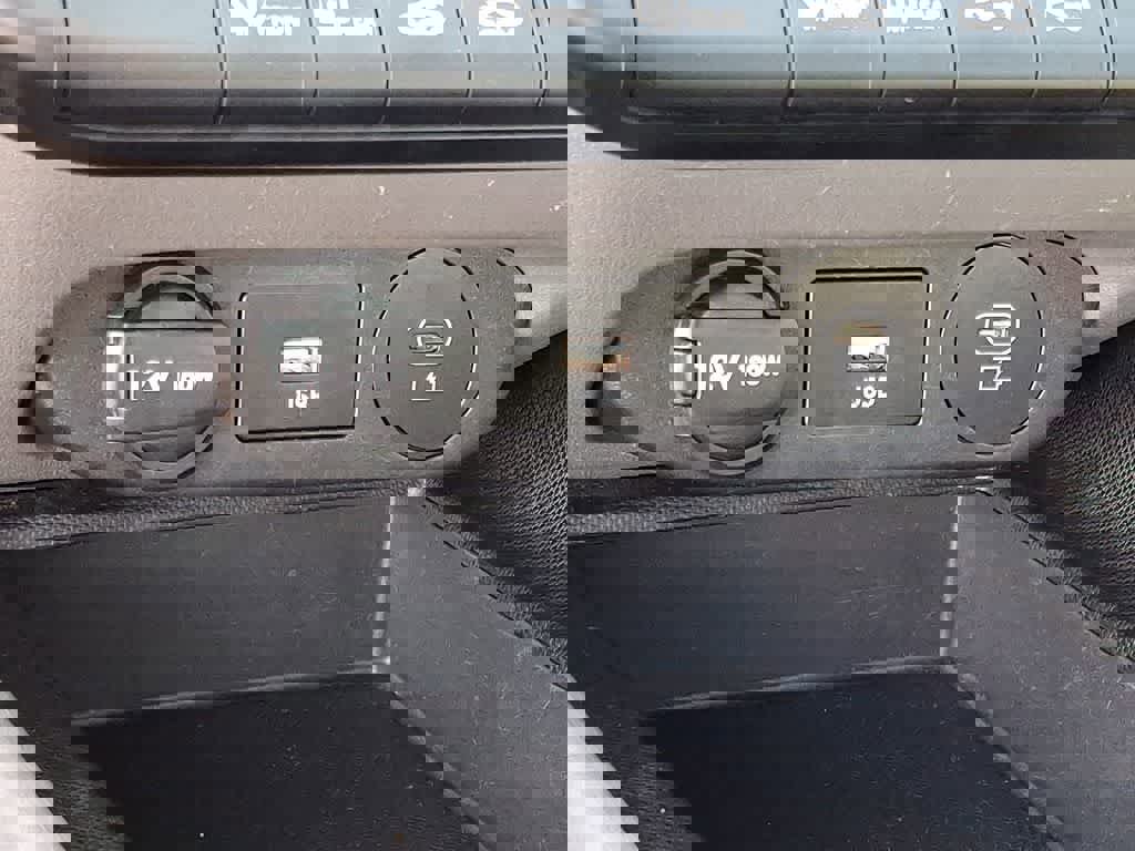 Used 2024 Hyundai Elantra SEL image 26