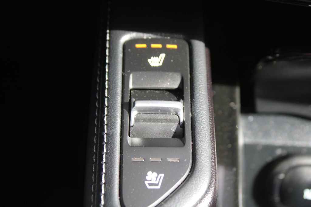 Certified 2024 Kia Telluride EX w/ EX Captain's Chair Package image 43