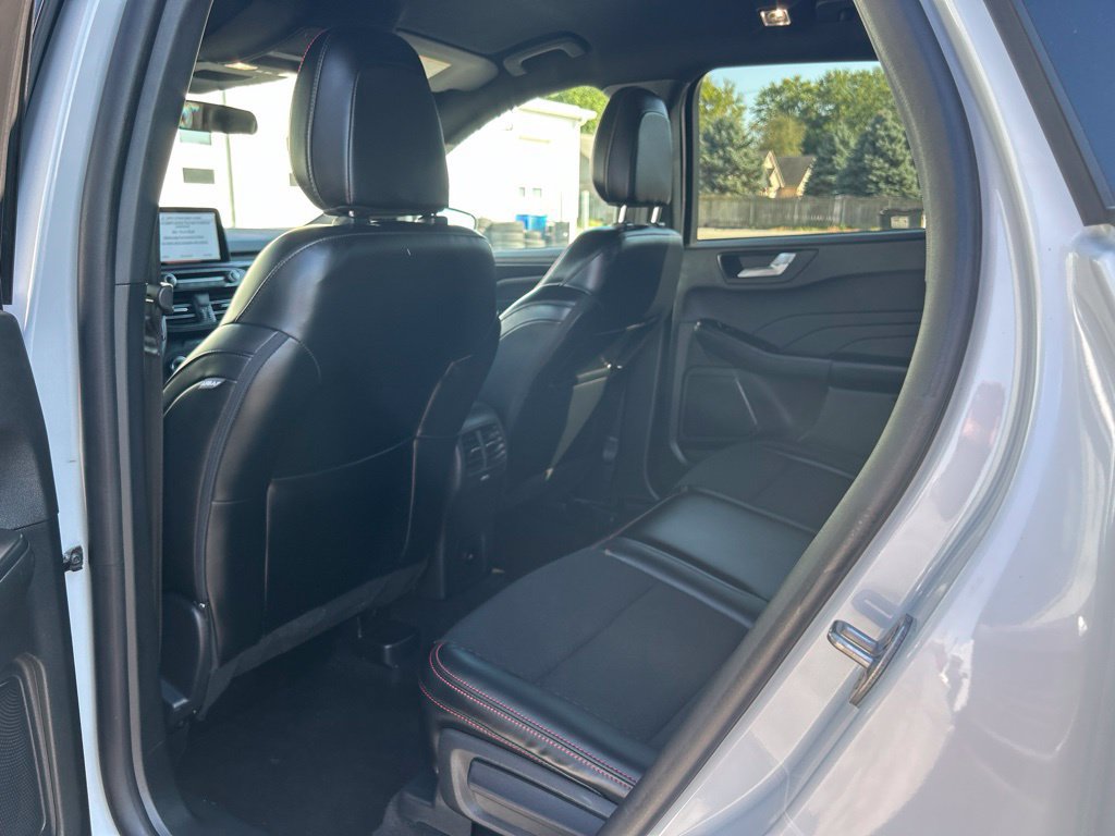 Used 2025 Ford Escape ST-Line Select AWD/4WD image 28