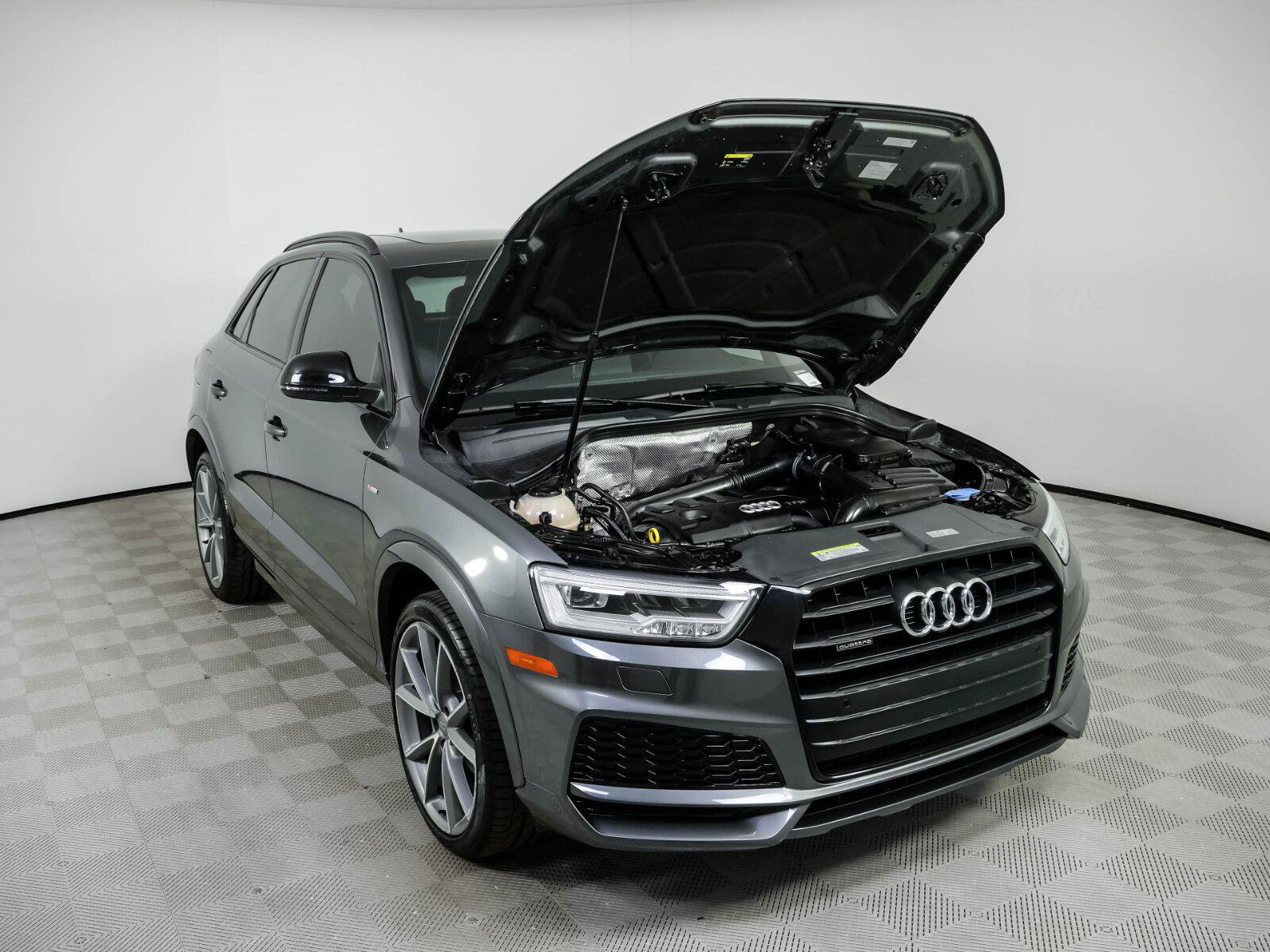 Used 2018 Audi Q3 2.0T Premium Plus w/ S Line Competition Package AWD/4WD image 31