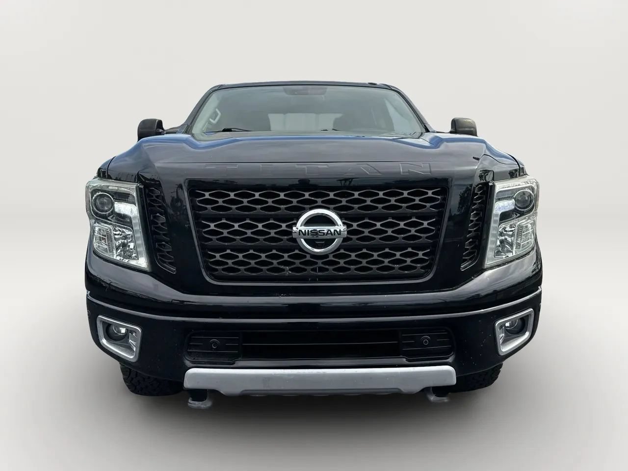 Used 2017 Nissan Titan PRO-4X w/ Pro-4x Convenience Package AWD/4WD image 5