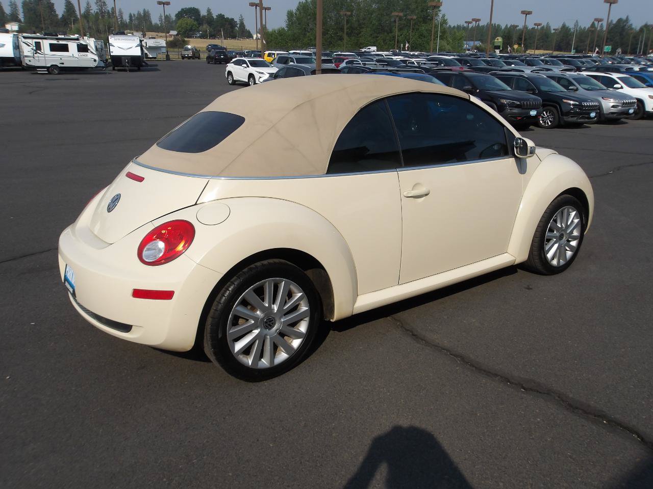 Used 2008 Volkswagen Beetle SE FWD image 5
