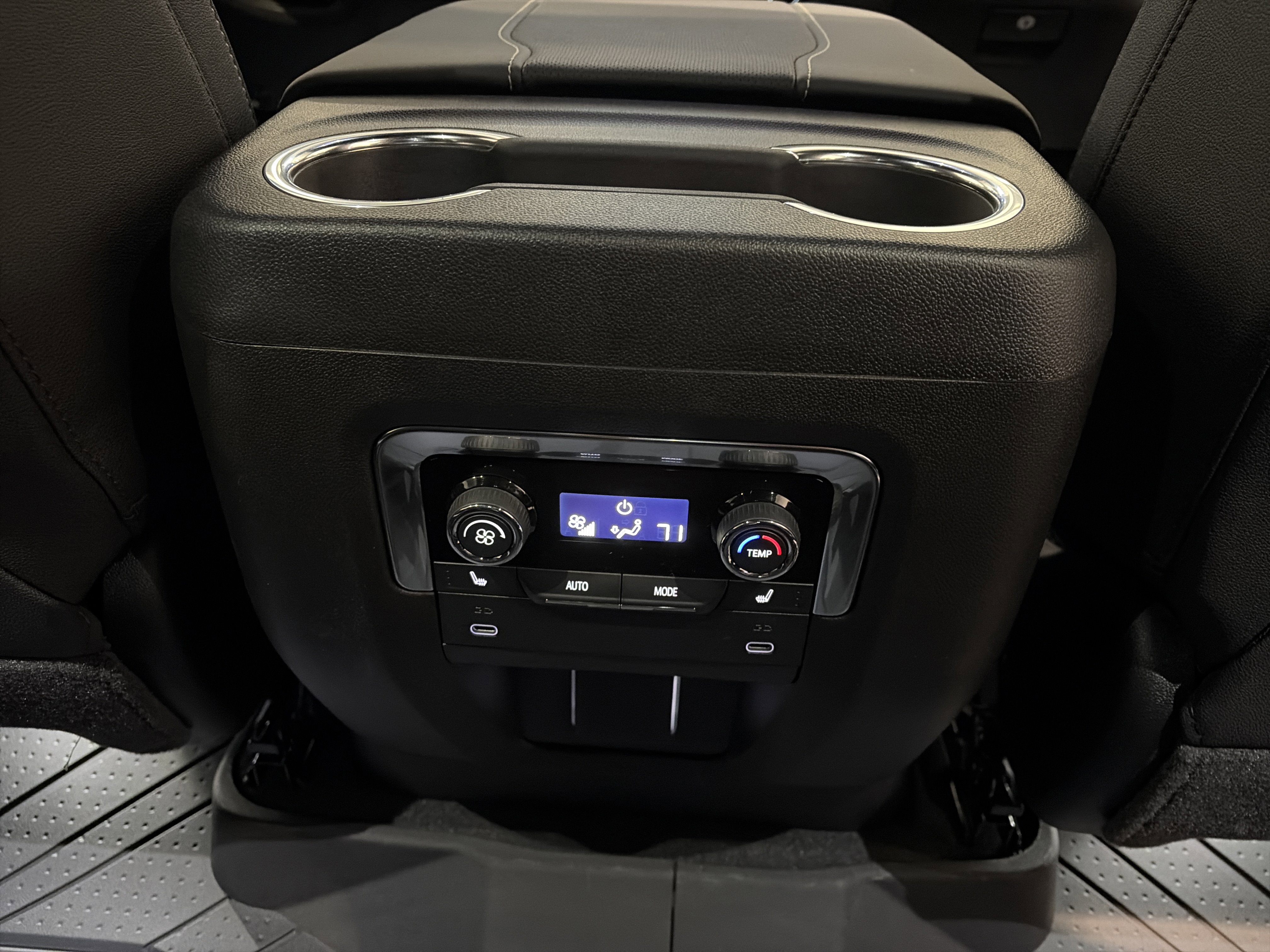 New 2026 Chevrolet Suburban Premier w/ Sun And Tow Package image 13