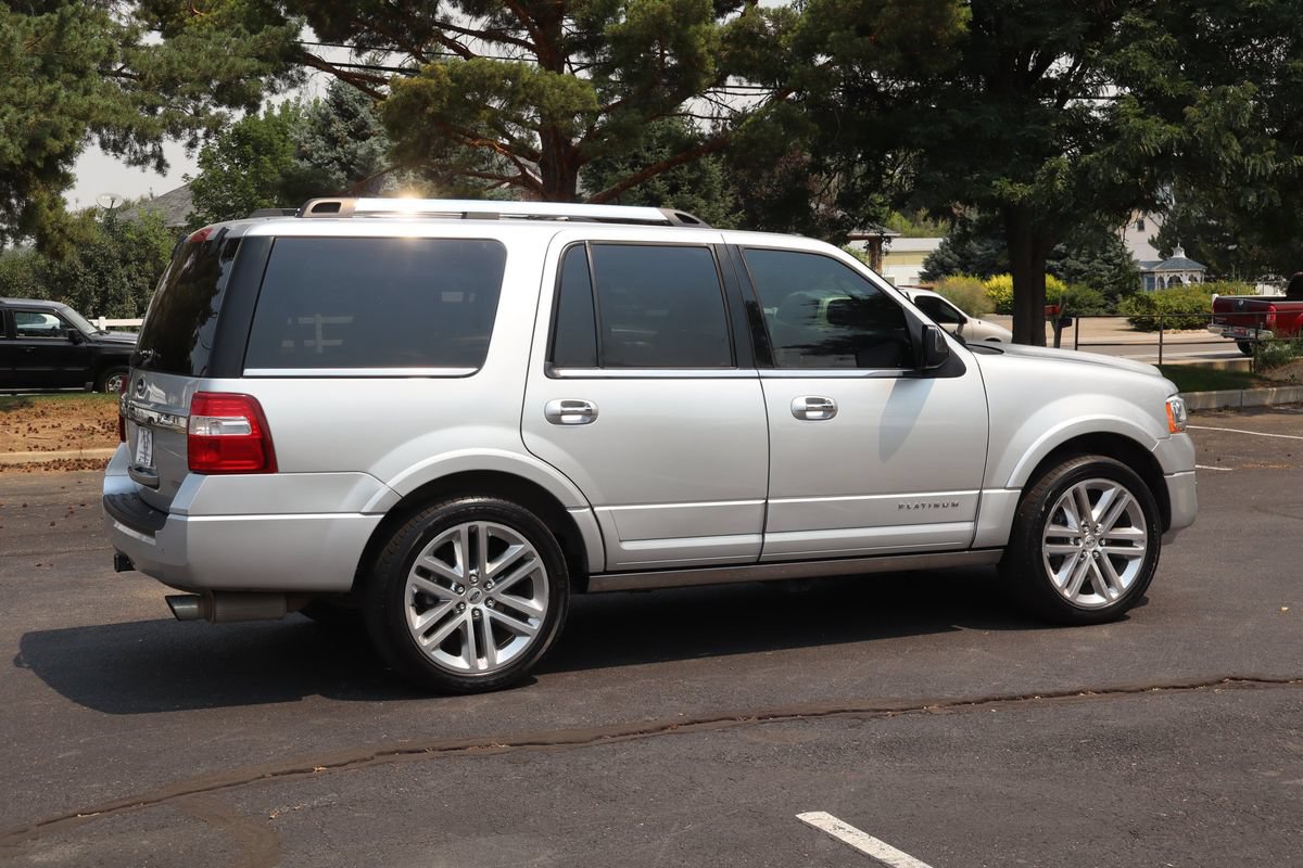 Used 2016 Ford Expedition Platinum AWD/4WD image 4