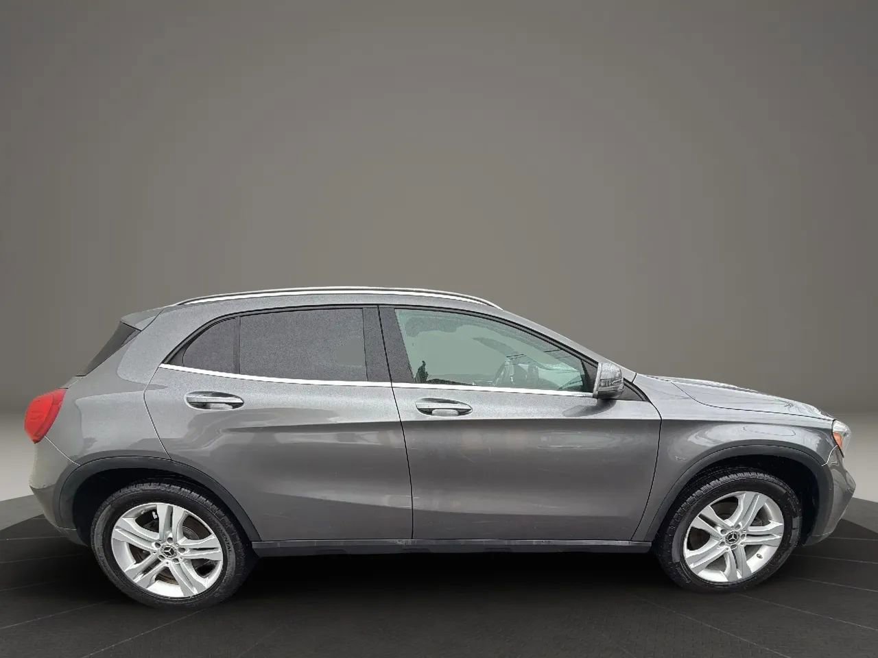 Used 2018 Mercedes-Benz GLA 250 4MATIC image 4
