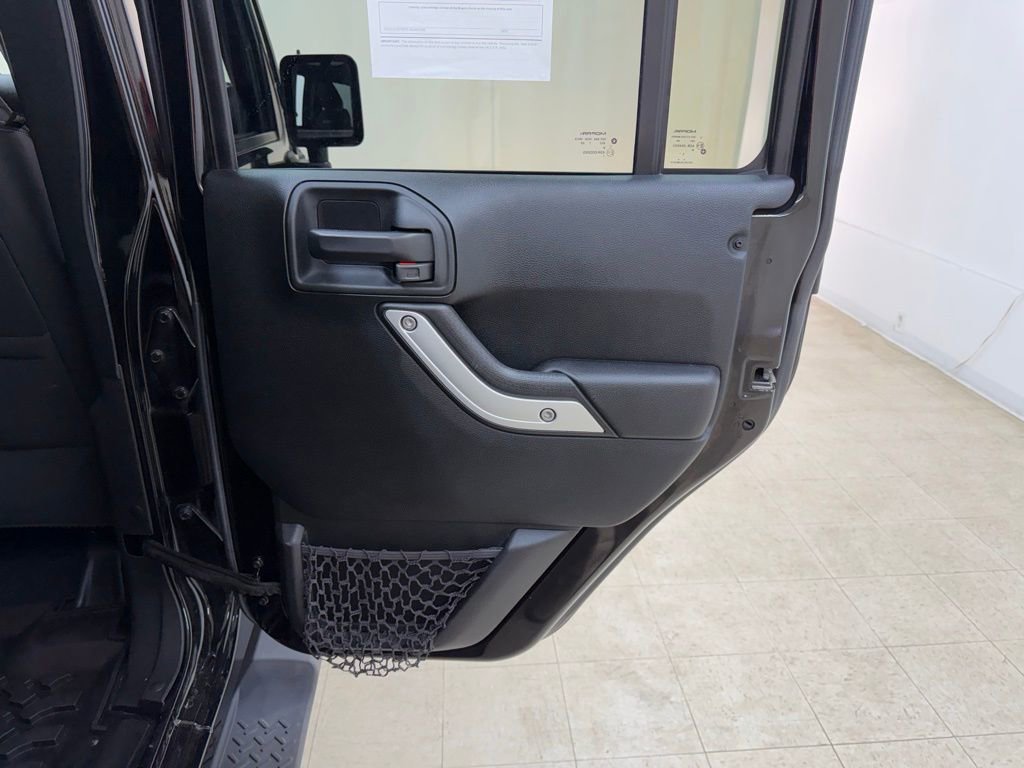 Used 2017 Jeep Wrangler Unlimited Sahara image 13