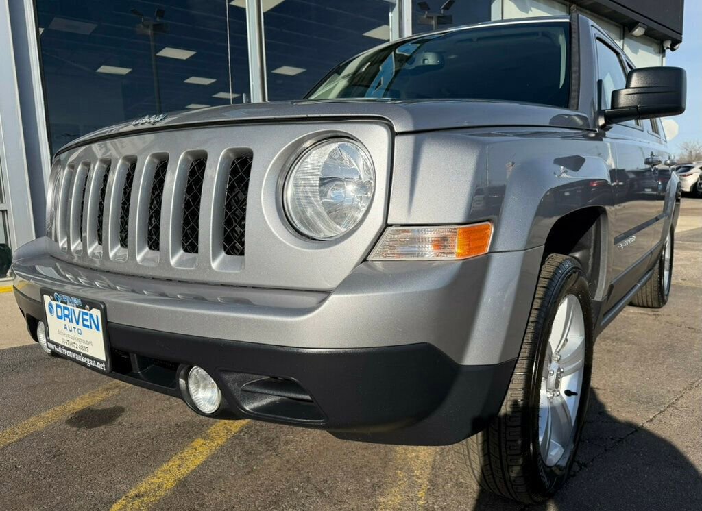 Used 2016 Jeep Patriot Latitude image 10
