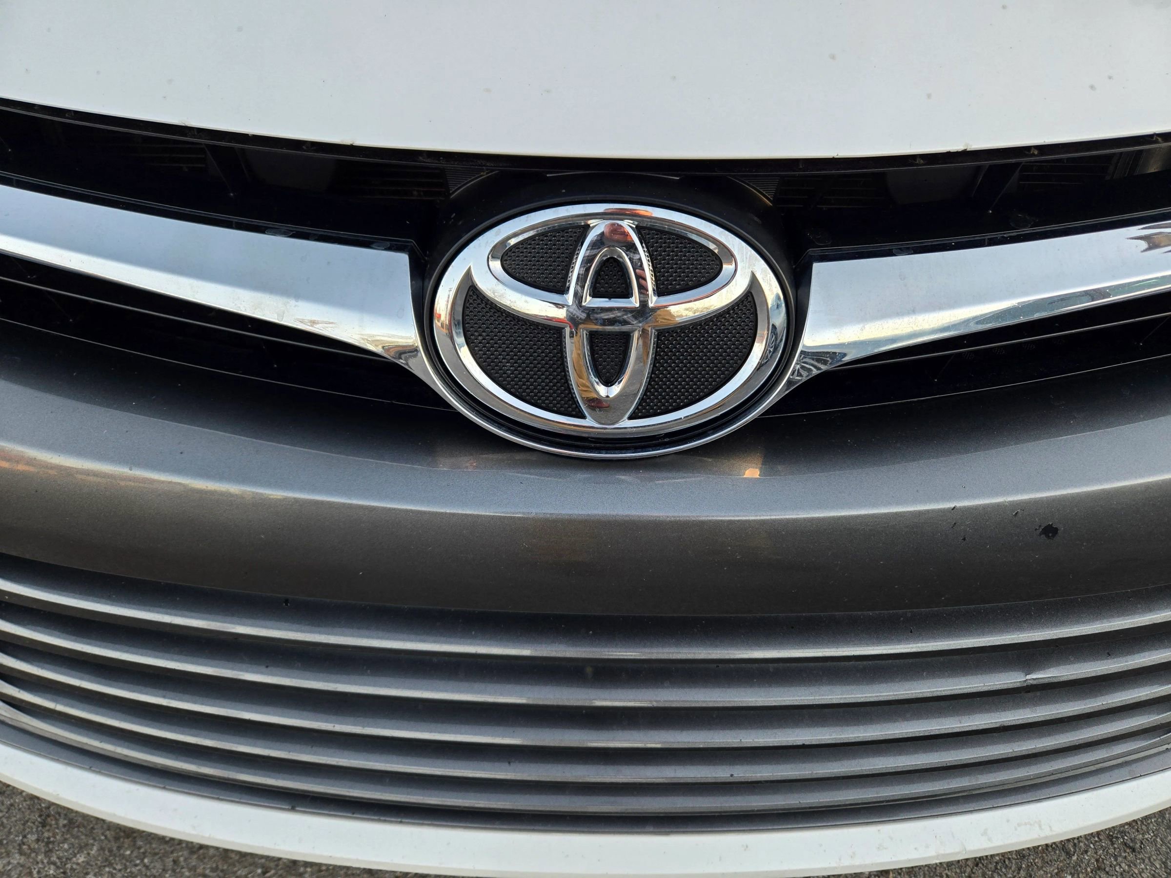 Used 2017 Toyota Camry XLE image 18