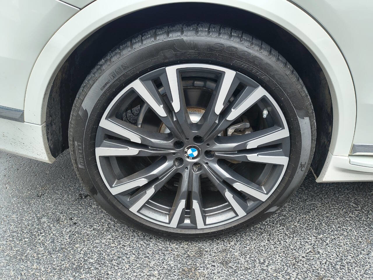 Used 2019 BMW X7 xDrive50i w/ Executive Package AWD/4WD image 11