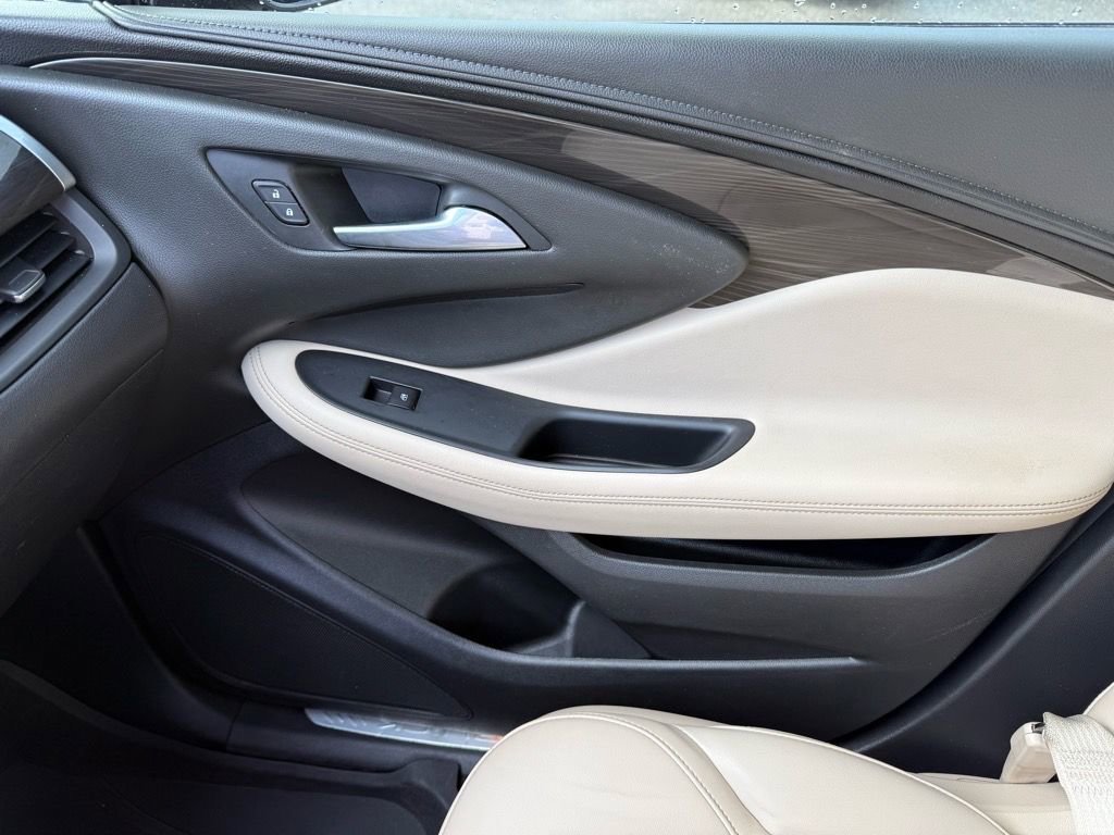 Used 2020 Buick Envision Preferred image 28