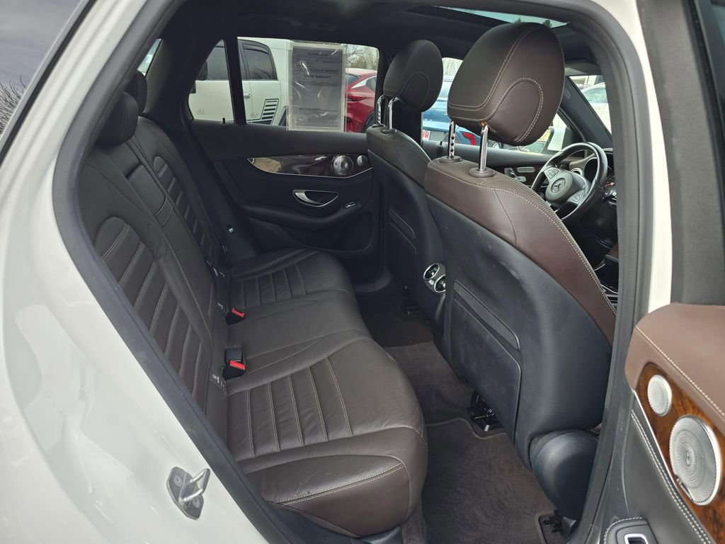Used 2017 Mercedes-Benz GLC 300 4MATIC image 12