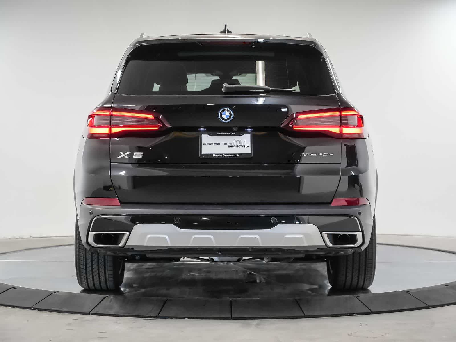 Used 2022 BMW X5 xDrive45e w/ Parking Assistance Package AWD/4WD image 10