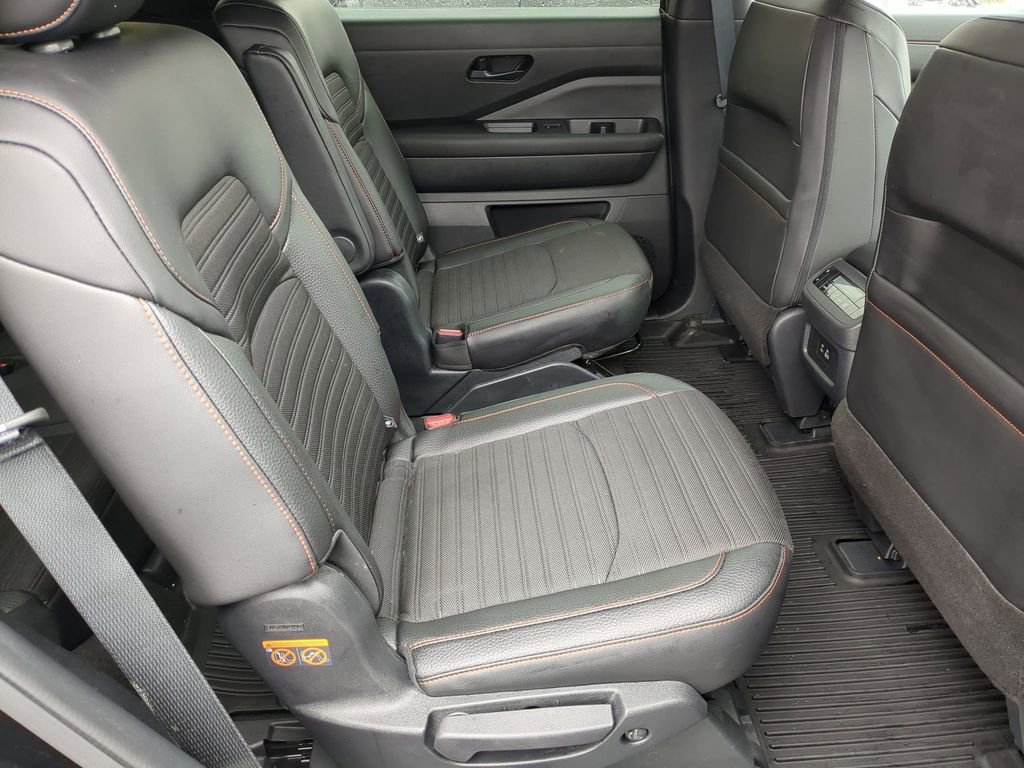 Used 2025 Nissan Pathfinder Rock Creek image 30