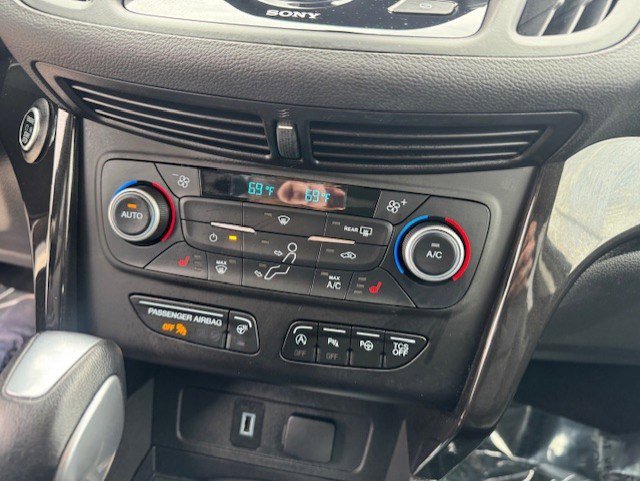 Used 2019 Ford Escape Titanium image 19