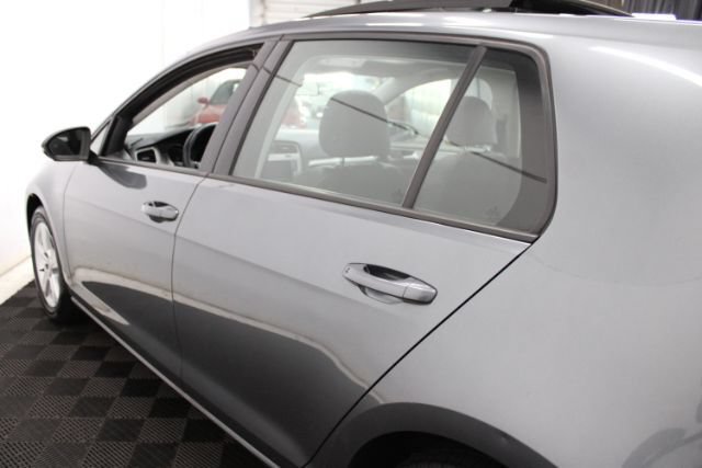 Used 2017 Volkswagen Golf Wolfsburg Edition FWD image 7