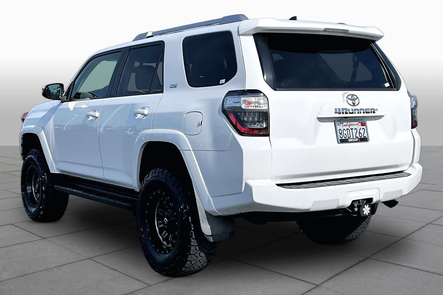 Used 2018 Toyota 4Runner SR5 Premium w/ Wilderness Package AWD/4WD image 11