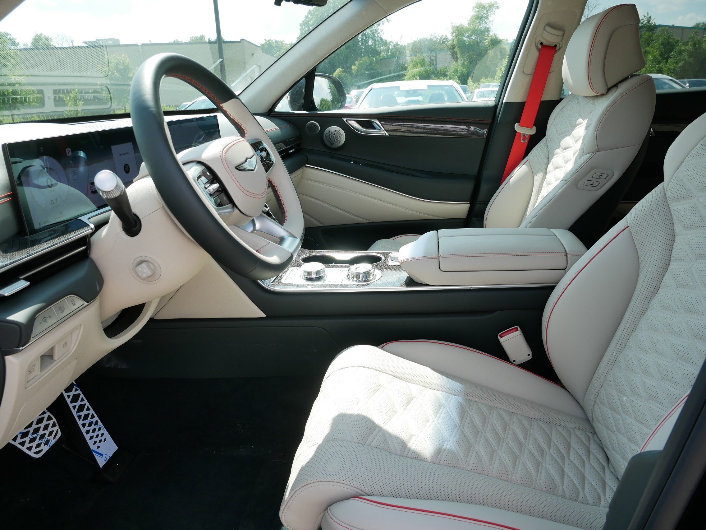 New 2025 Genesis GV80 3.5T e-SC image 4