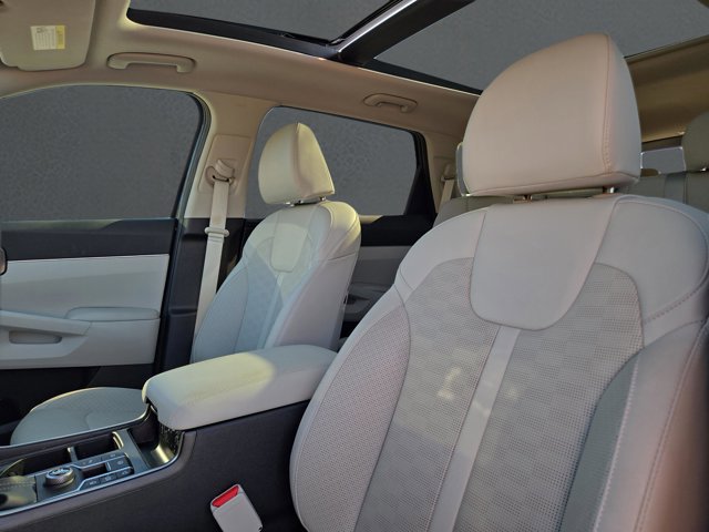 Used 2025 Kia Sorento S w/ Panoramic Sunroof Package image 22