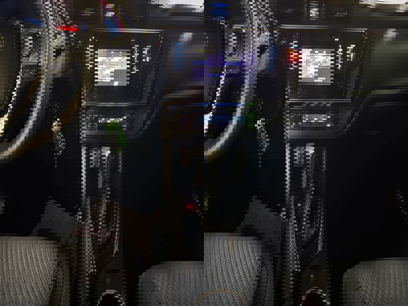 Used 2018 Toyota Corolla LE image 18