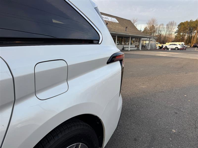 Used 2024 Toyota Sienna XLE image 16