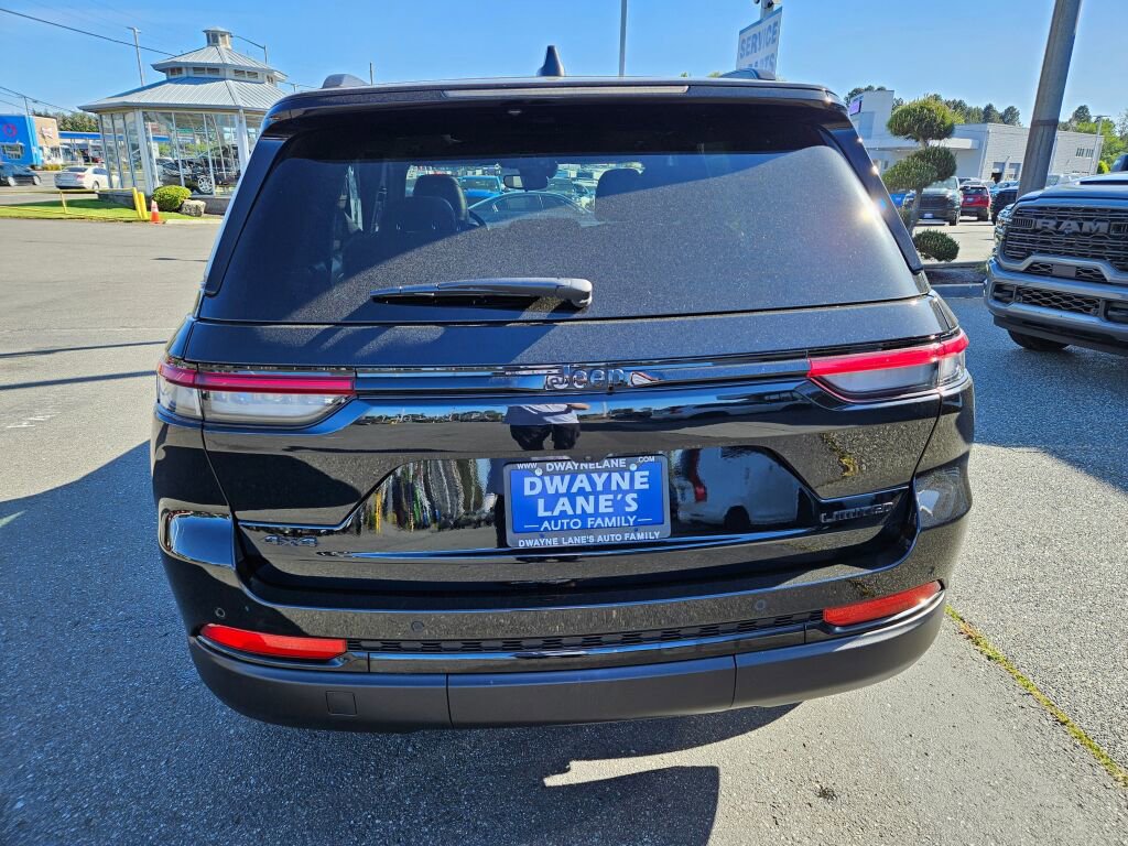 Used 2024 Jeep Grand Cherokee Limited w/ Black Appearance Package AWD/4WD image 4