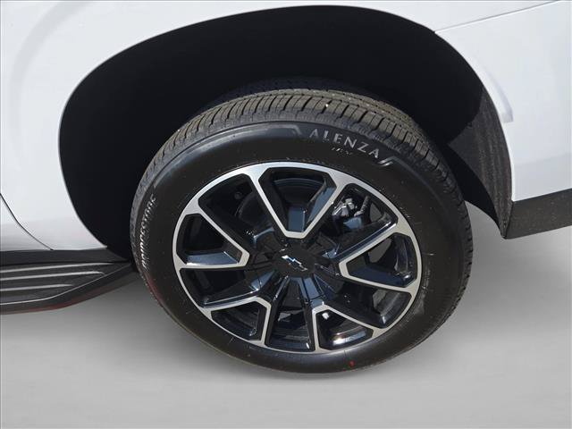 New 2026 Chevrolet Suburban RST RWD image 10