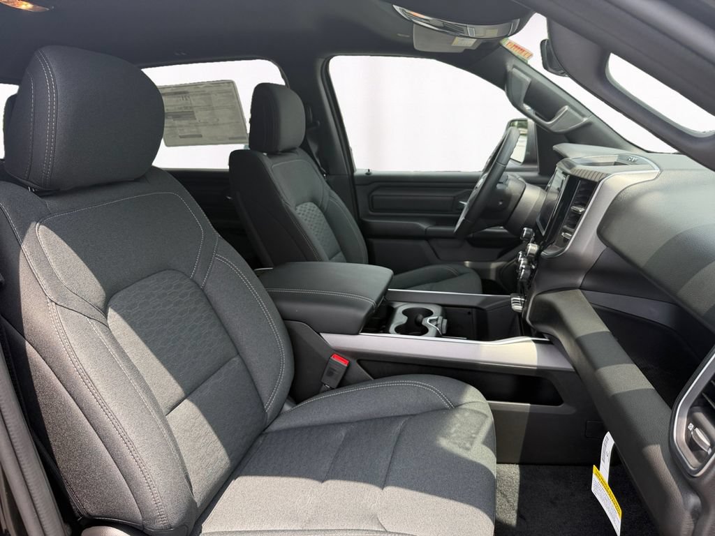 New 2026 RAM 1500 Express AWD/4WD image 15