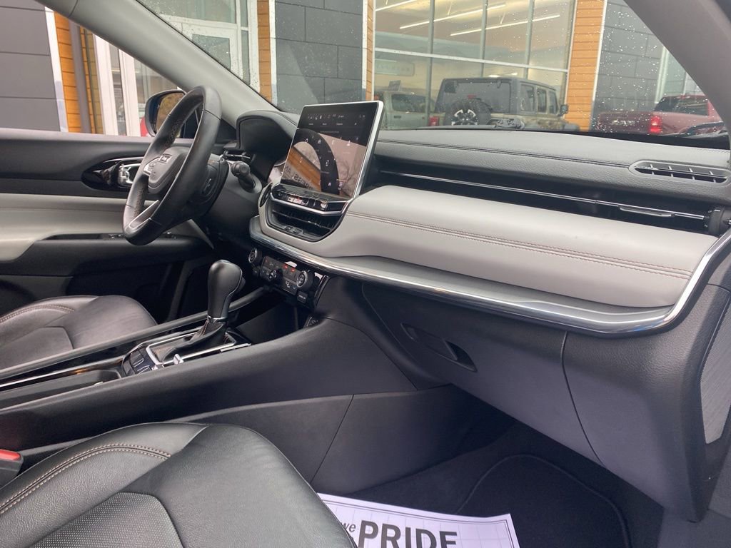 Used 2022 Jeep Compass Limited image 8