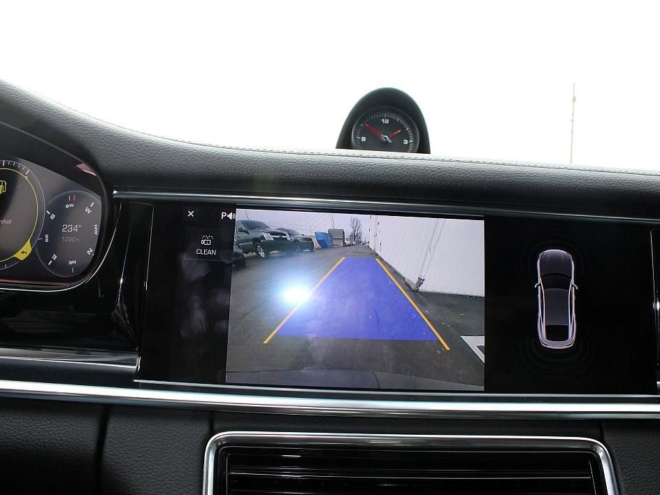 Used 2020 Porsche Panamera 4 image 21