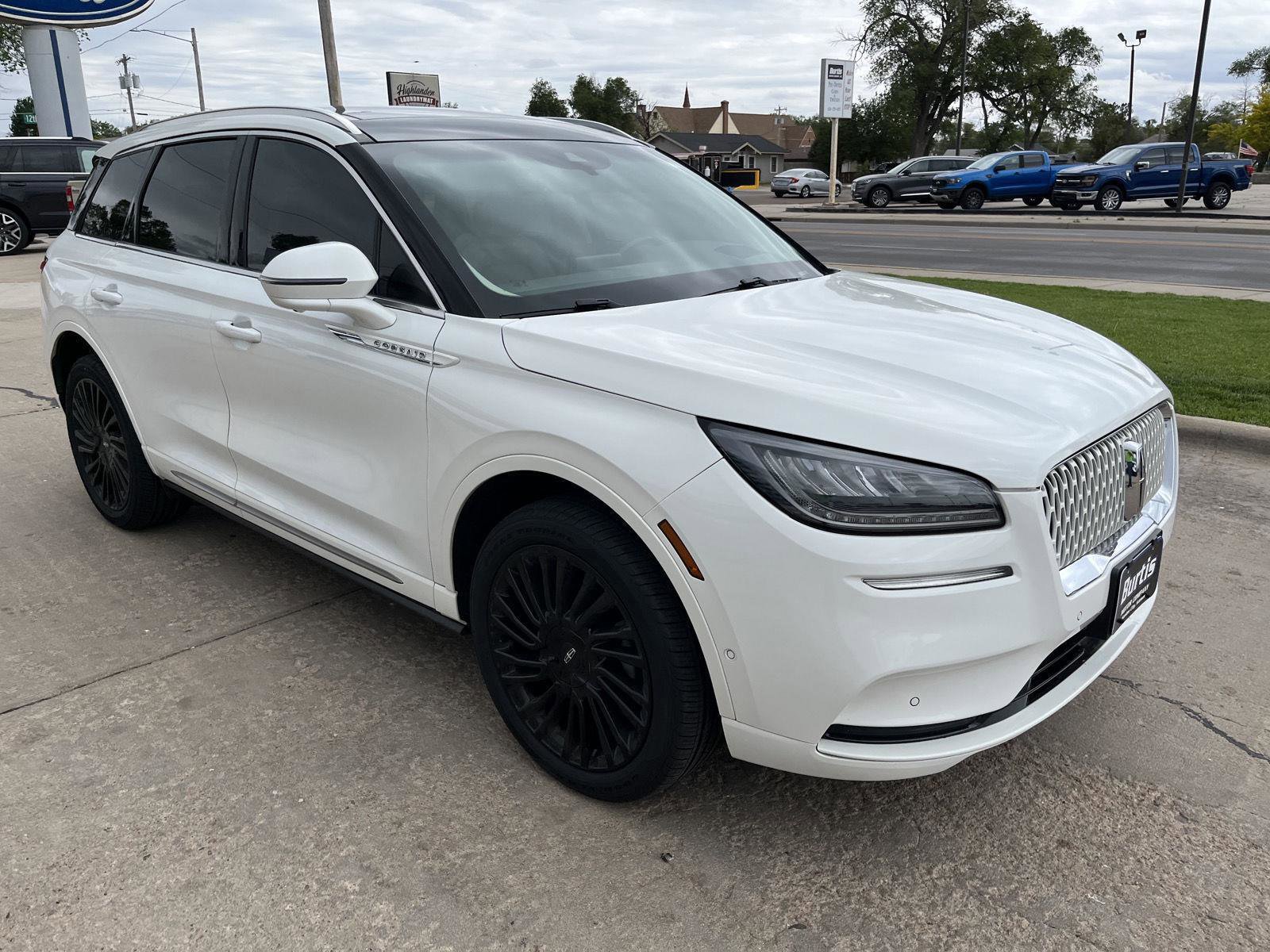 Used 2022 Lincoln Corsair Reserve w/ Equipment Group 201A FWD image 4